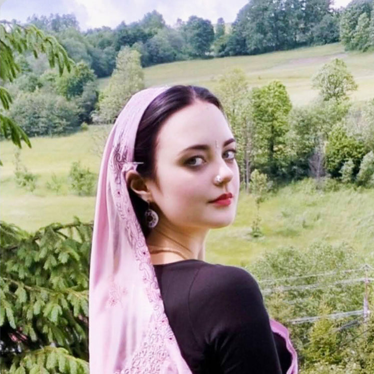Alakananda (Alisa Huba) Artist